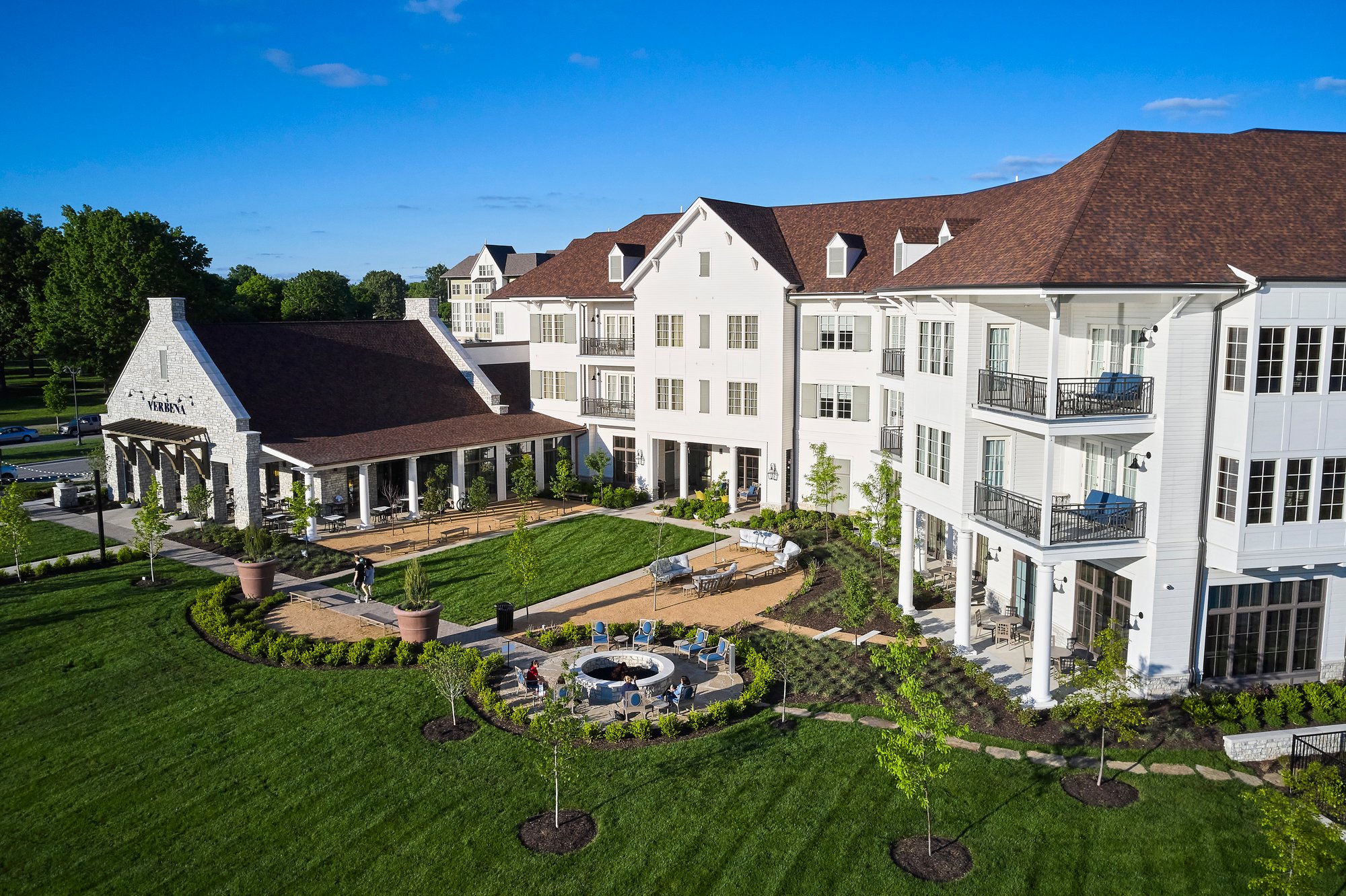 Outside view of the Inn at Meadowbrook
